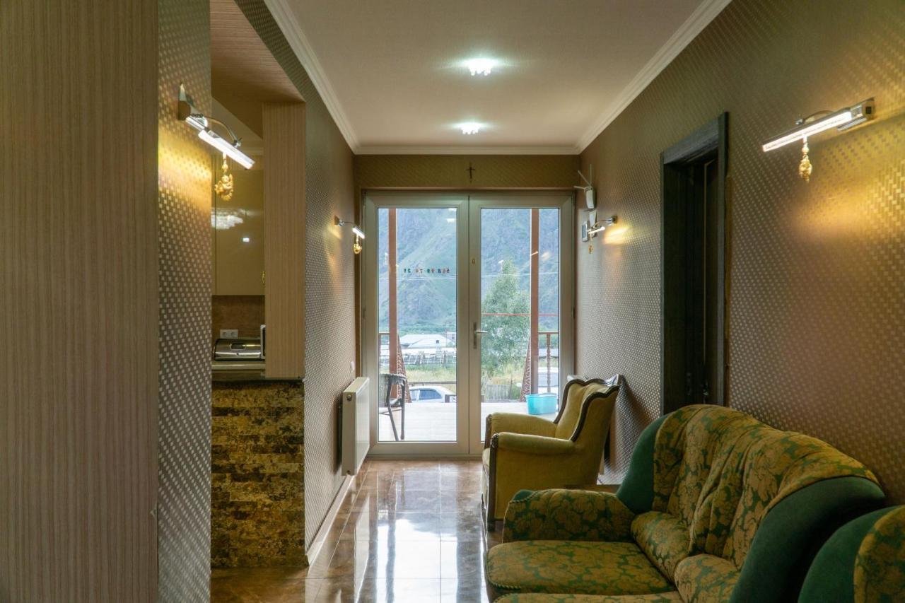 Guest House Diamond Kazbegi Extérieur photo